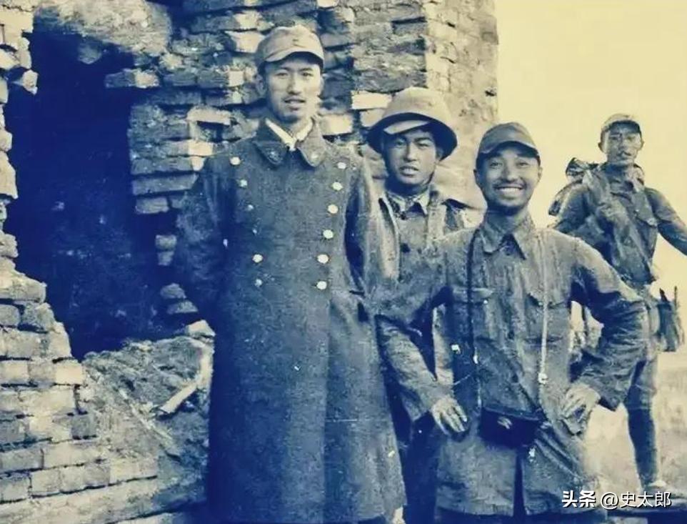 1933年，川陕革命根据地反“围剿”形势危急，川军重兵合围，红军处境艰难，每一次
