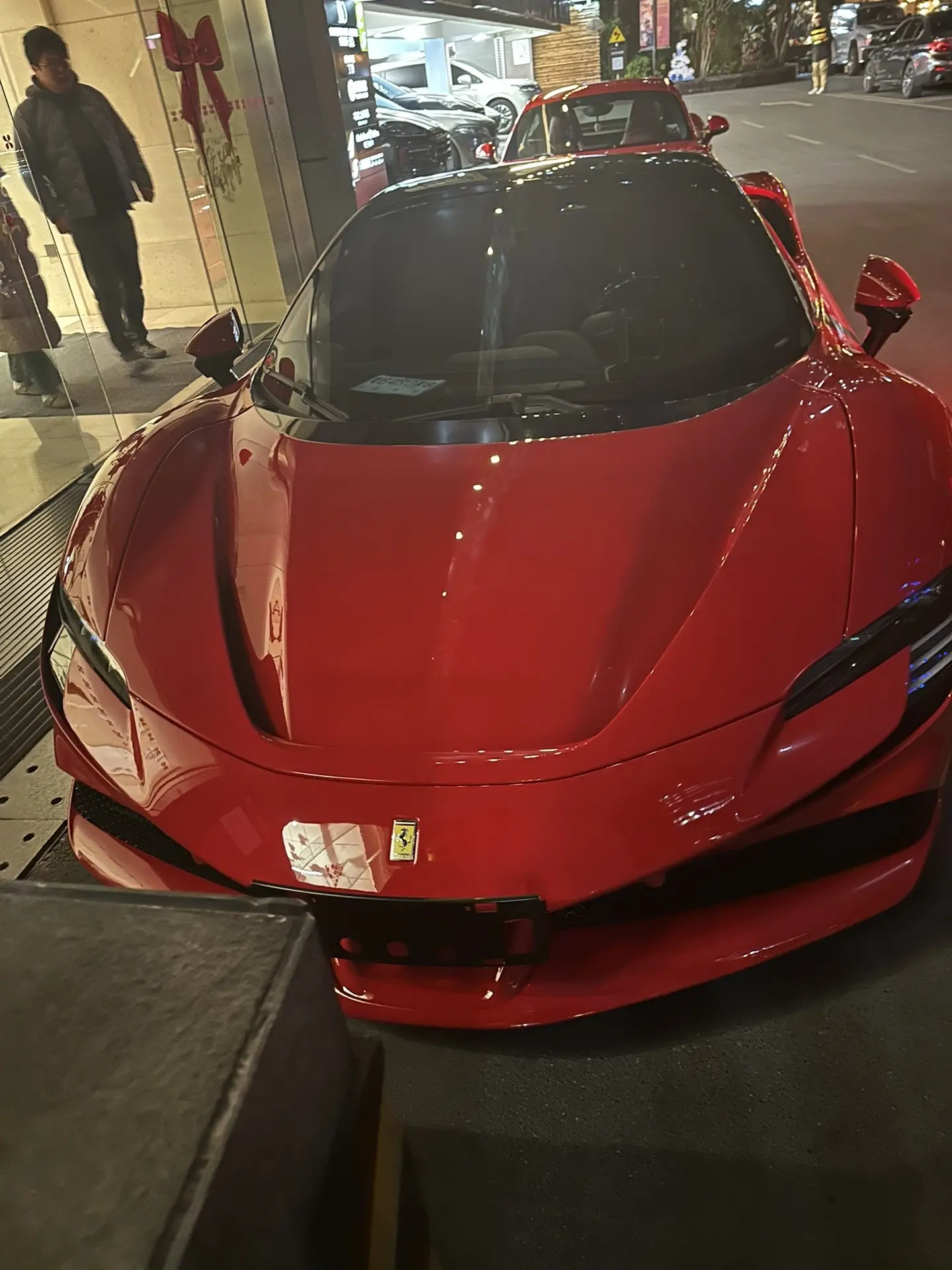 Ferrari SF90 Convertible 花园道从来都不会让人...