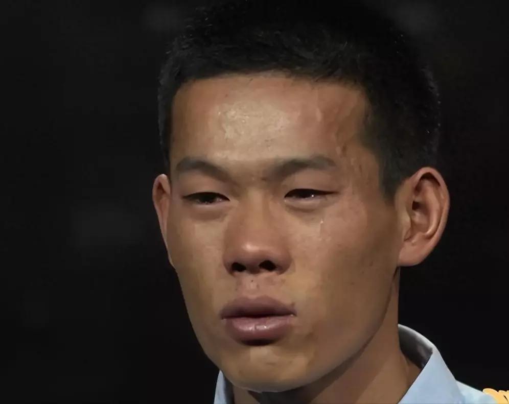 孩子为躲避母亲一顿打，竟离家22年，等到回到家里看母亲时。28岁的魏重生在镜头前