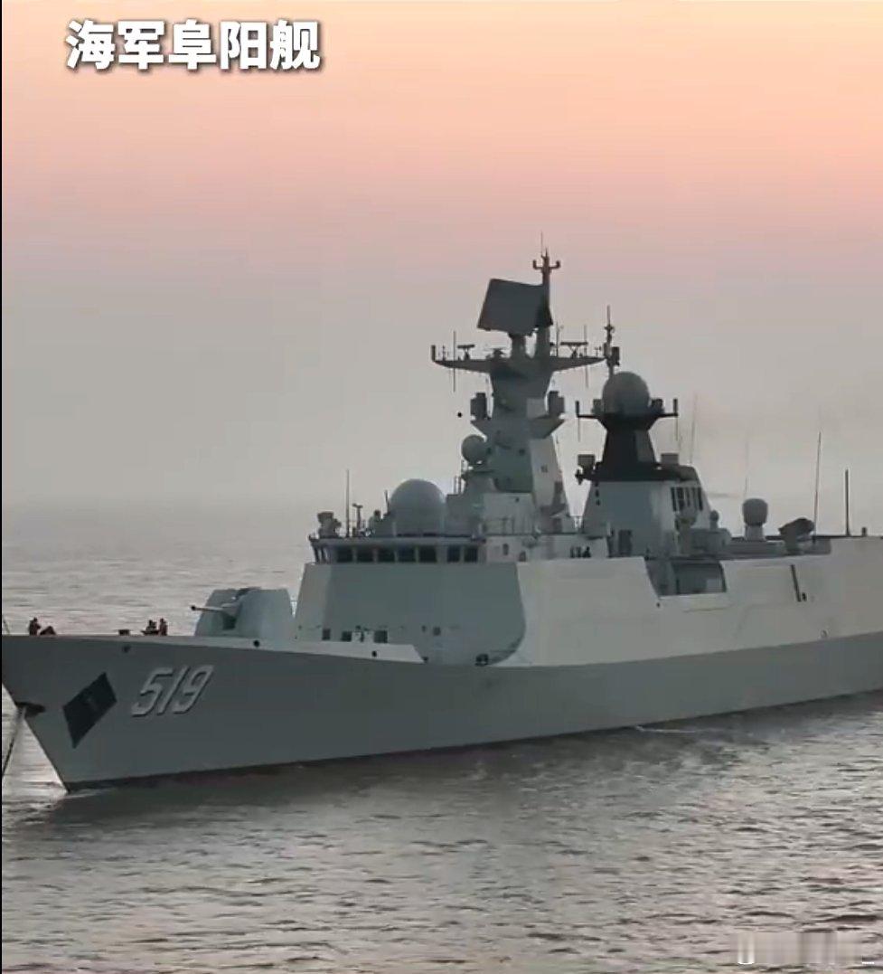 519阜阳舰，054A改进型，改装100炮： 