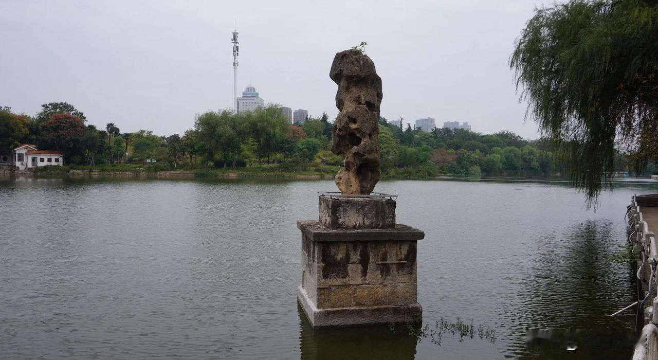 好多人一听沙市话，就说这不就是武汉话吗？其实这话真不对，两地话听着有点像，但骨子