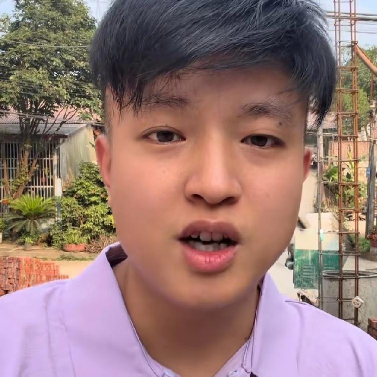 小松在直播间和大家说了秋秋没有生宝宝，有粉丝朋友以他的名义做视频说秋秋已经生宝宝