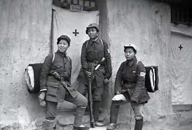 1998年北京老人去世，养女整理遗物吓得求助政府，那件旧棉袄里竟然藏着60年前惊