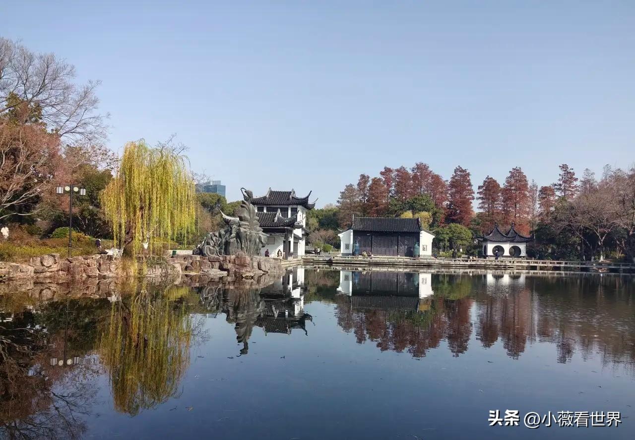 如果你第一次来常州，红梅公园也绝对是值得去的一个地方。

它因园内的著名古建筑—