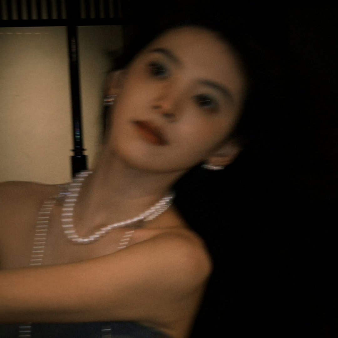 #章若楠新粉丝名#确实比“楠朋友”好听，建议团队以后长点心吧[允悲] ​​​