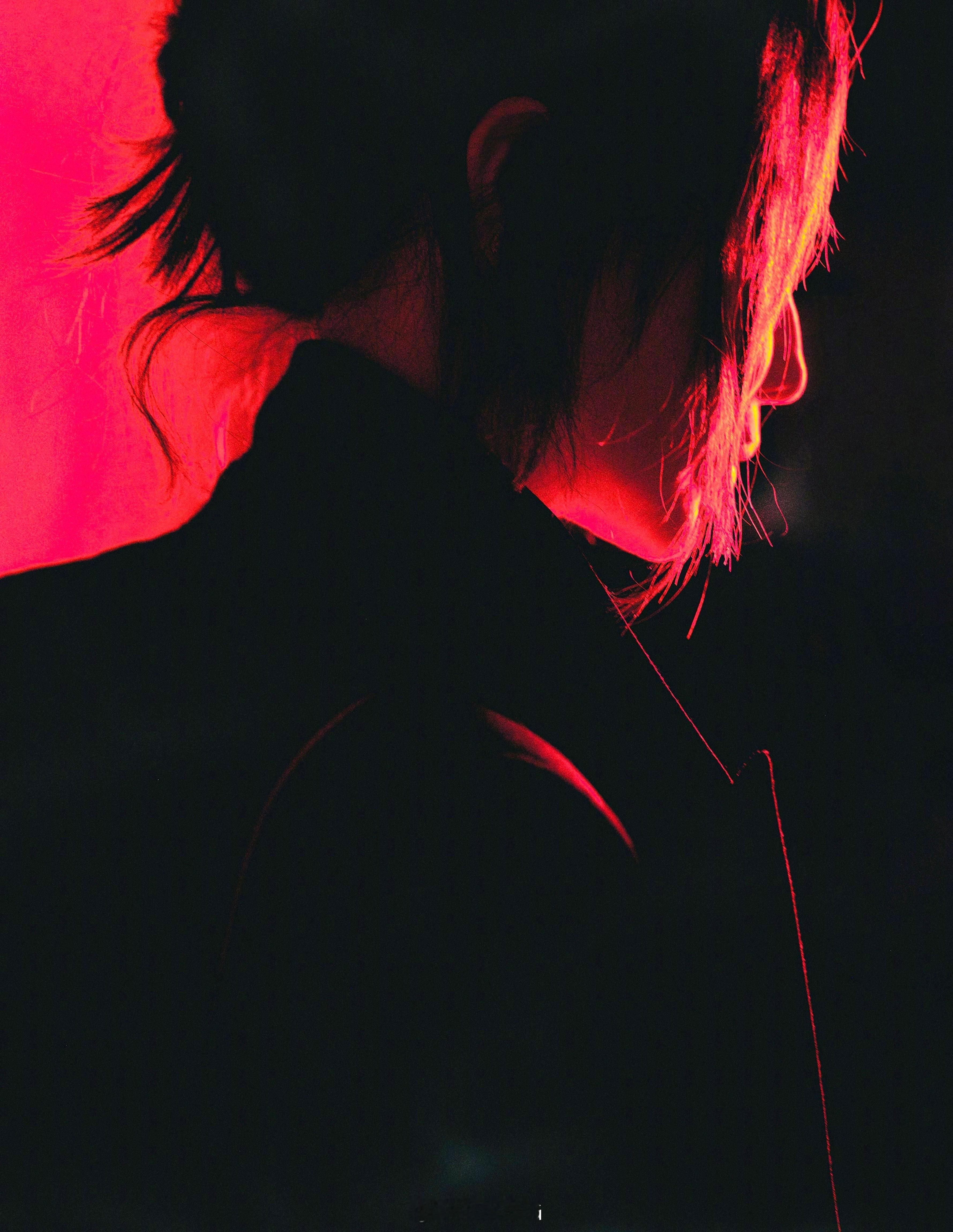 张曼玉旧相簿子 霓虹光影中，且酷且美的女神——2024 Mo & Co秋冬秀场剪