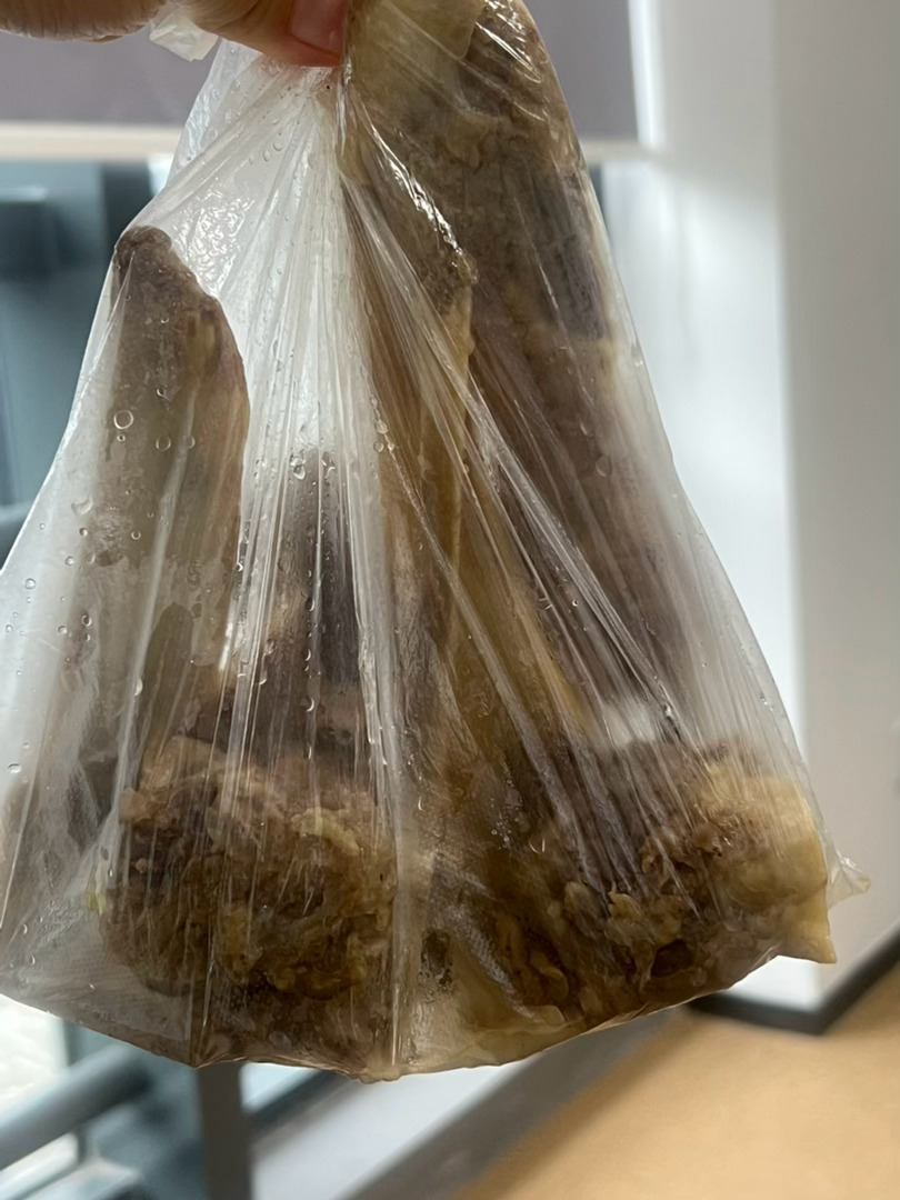 我就点了份牛肉粉丝汤加牛骨…震撼…李百万有福了 