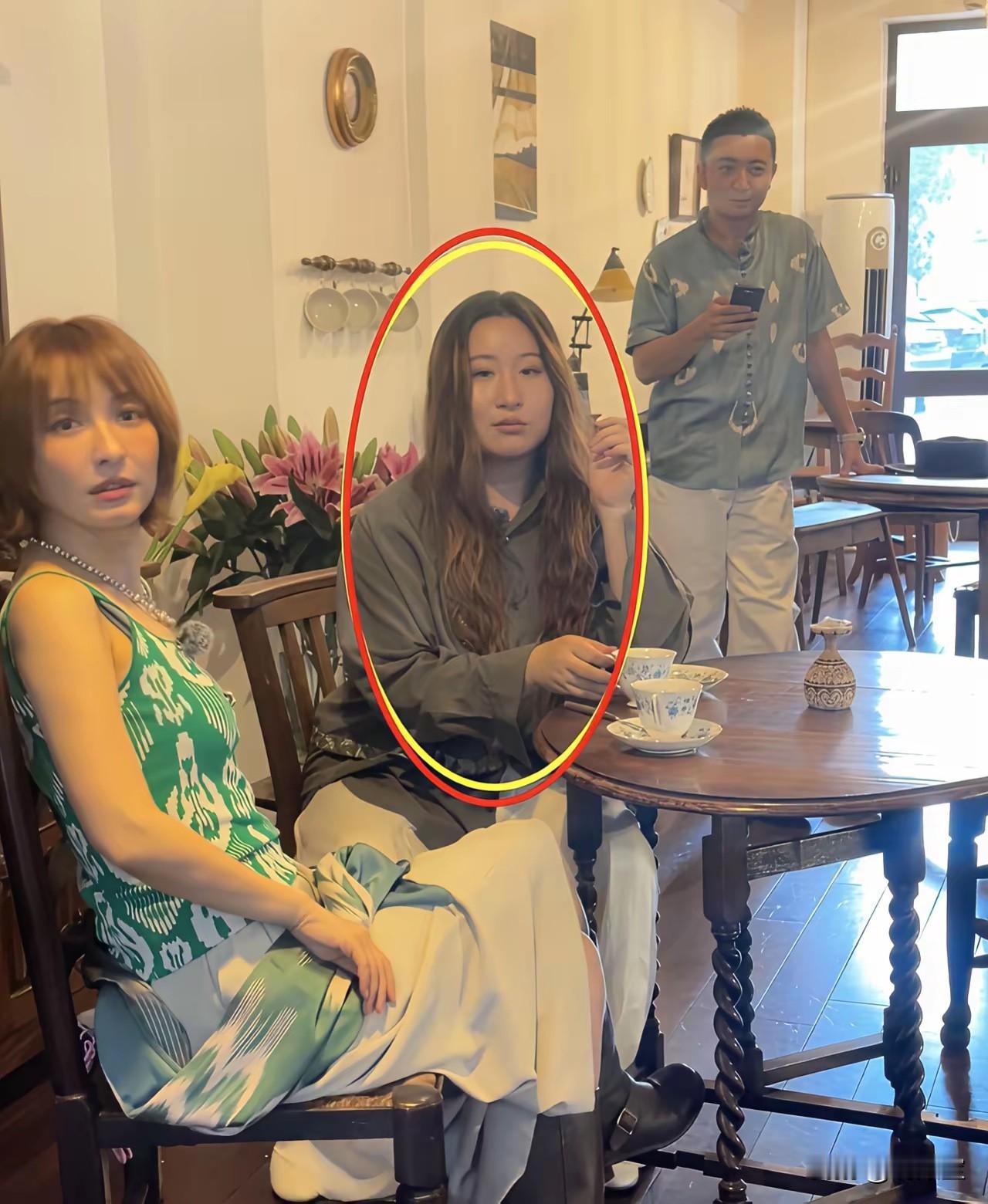 第一次真真切切的感受到“精致土”这个词
吴昕和锤娜丽莎同框
别说赢
我甚至觉得她