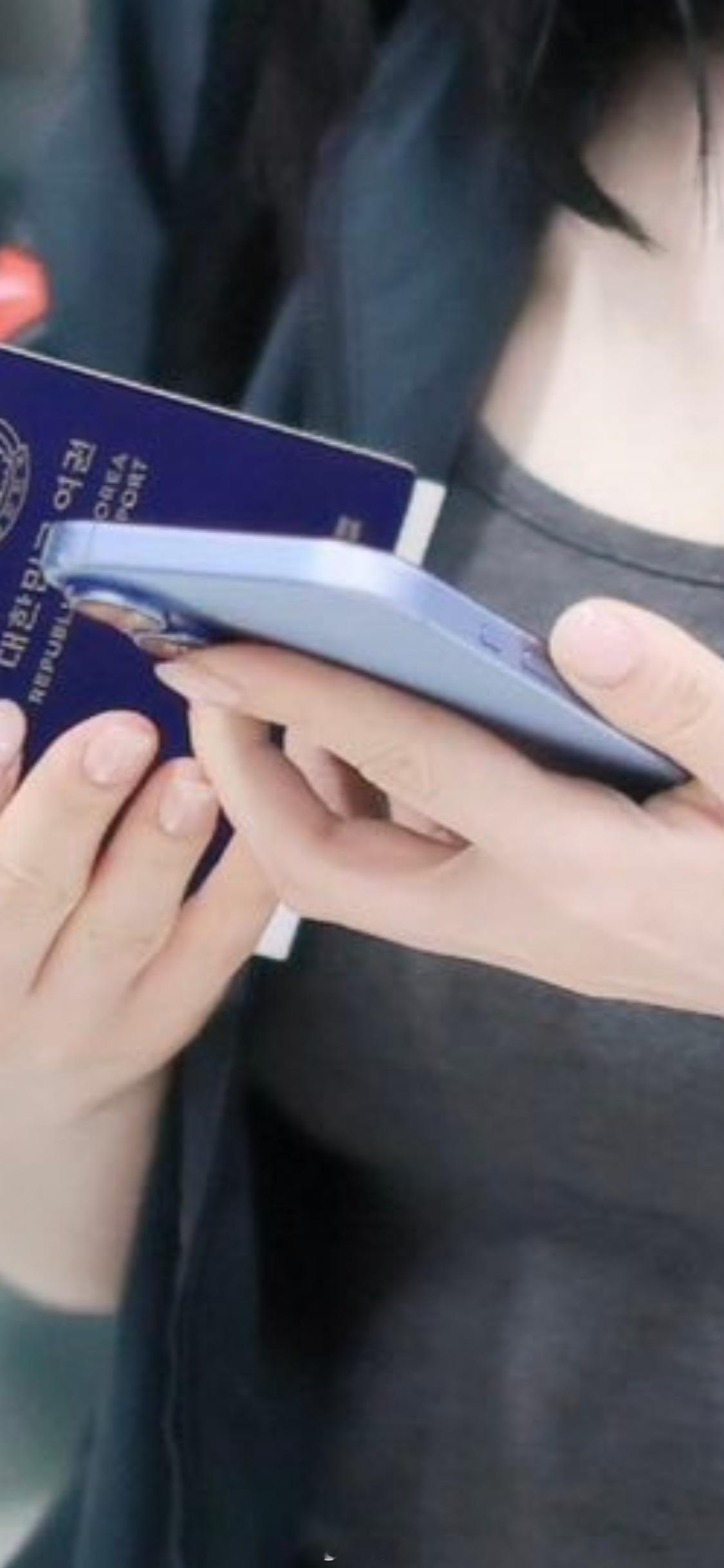 标准版iPhone是不是比ProMax版的好看很多？ 