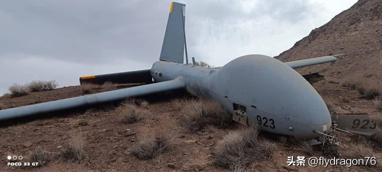 🇮🇱🇮🇷一架以色列“赫尔墨斯900”侦察攻击无人机降落在伊朗境内。

该