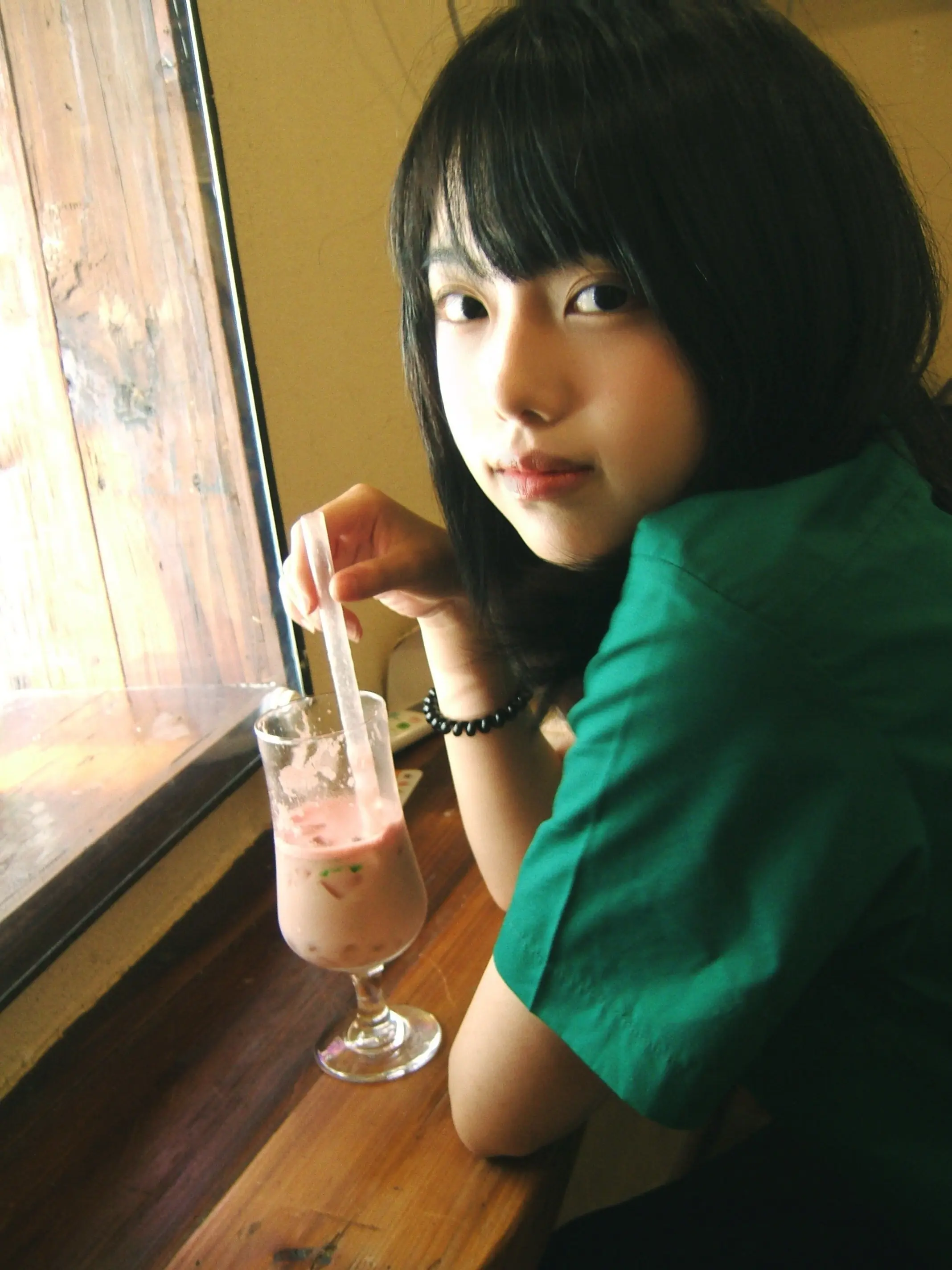 我沈默 你的話也不多。每次聽斷了的弦都會心跳慢一拍💗