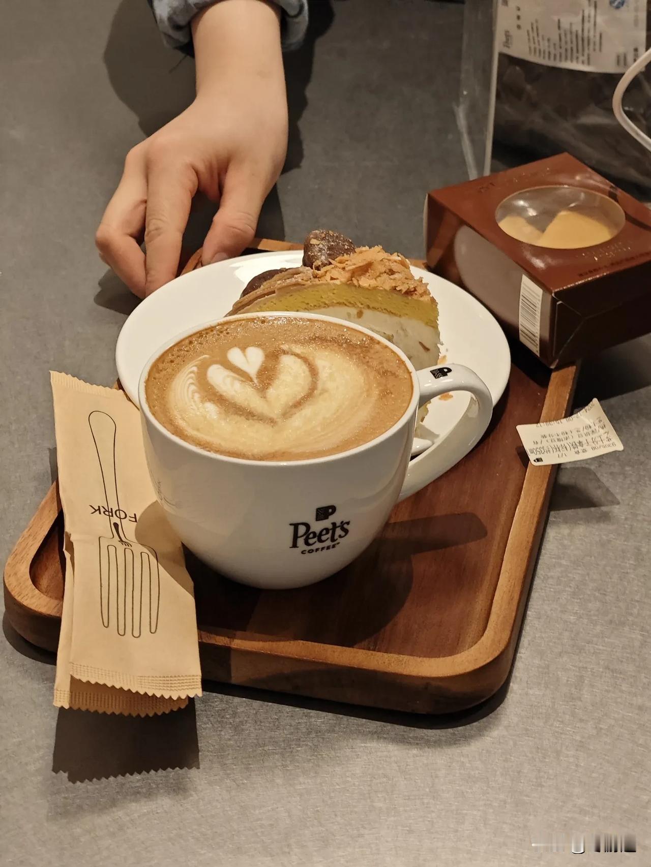 皮爷咖啡的大连首店，这周末终于开业啦。
Peet's Coffee皮爷咖啡(大连