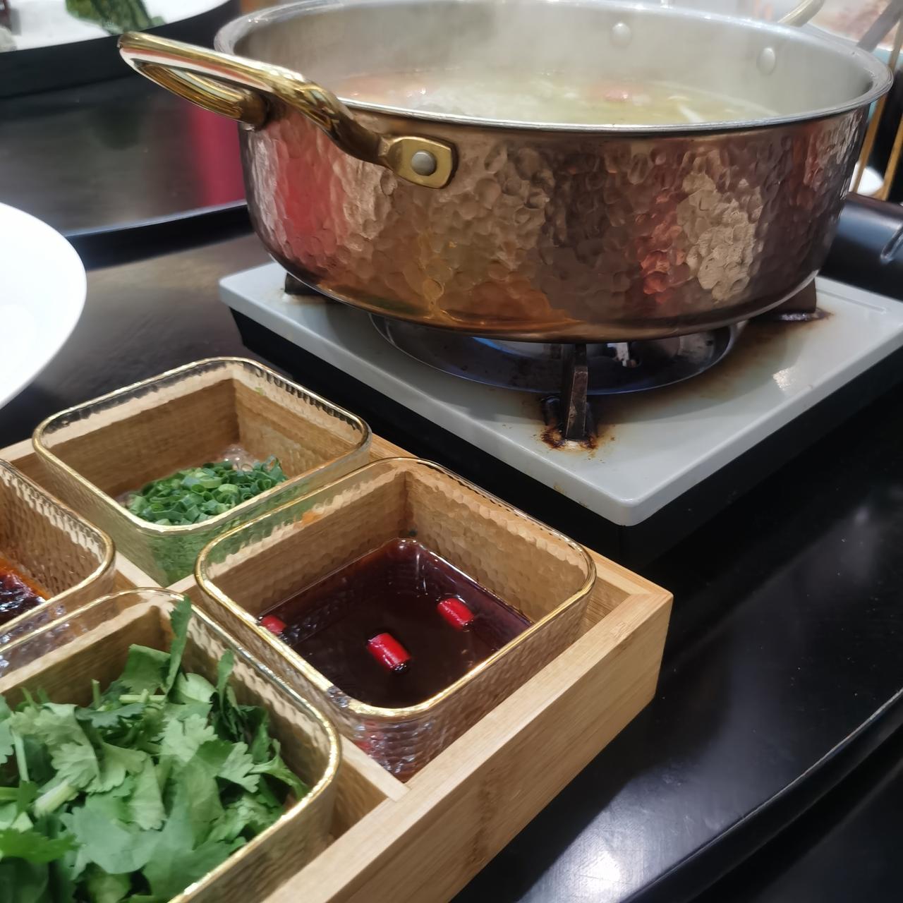 姐姐问，你们儿子婚房，加你们儿媳名字了吗？

姐姐一脸急切，我欲回答，姐夫却是瞬