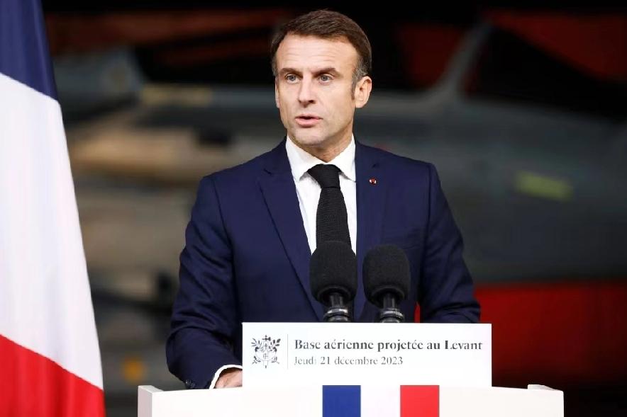 昨天，马克龙在外交工作会议上说:“我们表面上被美国和中国拉拢，实则被他们无视和威