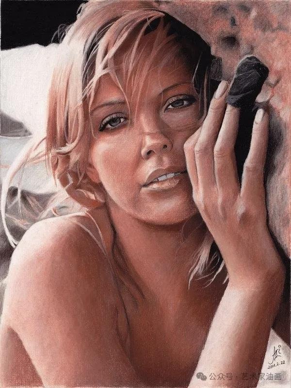 沉思的瞬间，真的能让人感受到温柔与力量并存。就像每天醒来那一刻，大家都会琢磨自己