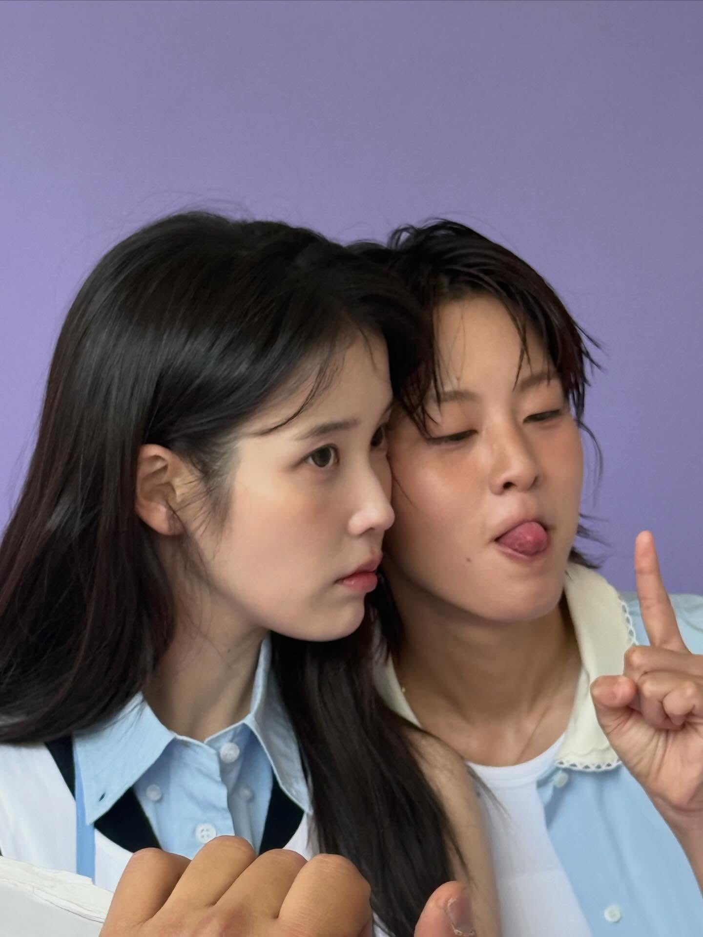 260422 IU相关都秘书ins更新 