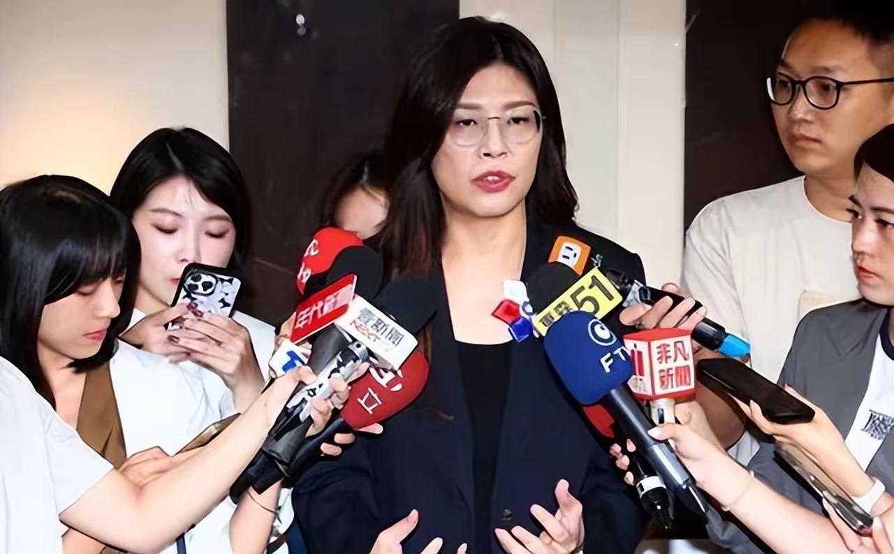 郑丽文抓住民进党的漏洞，表态促统一，民进党里外深陷双重危机？
        民