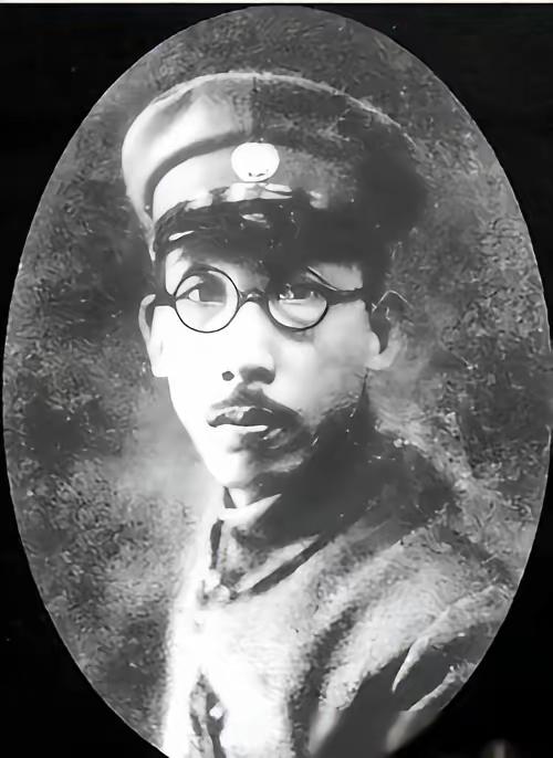 湖南军阀何健：当年残忍杀害了杨开慧，这个恶人的最终下场终于揭晓！

---

说