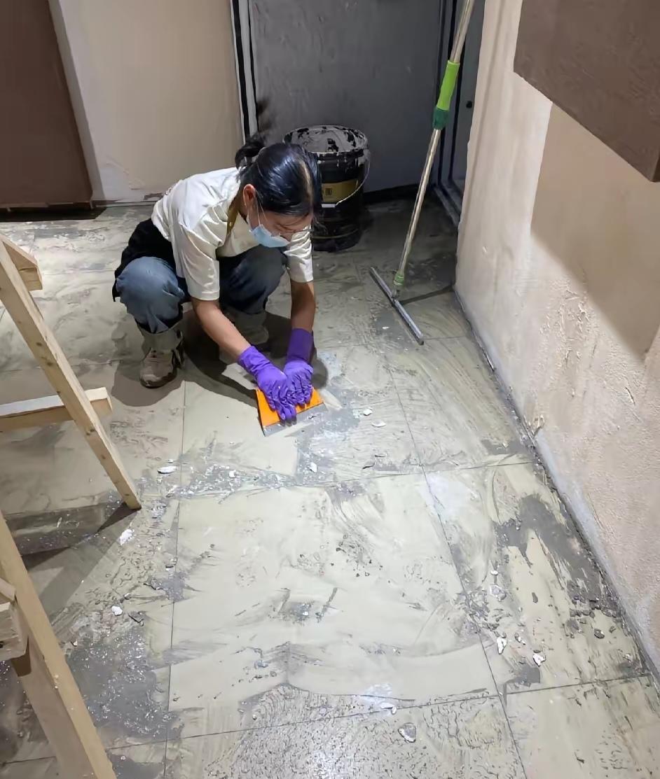 姐夫这两年都是干工程的，收入每月1.5w，这个收入还是挺可观的！可是今年出来4个