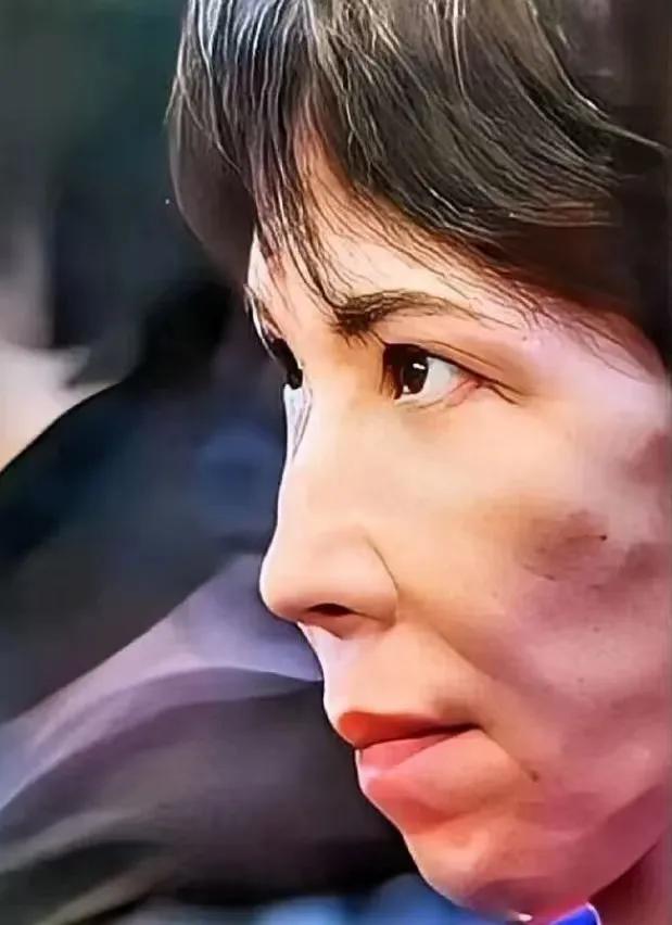 小心日本，历史上日本人有这个传统，先发制人和偷袭，你说日本实力不够嘛，二战他敢偷