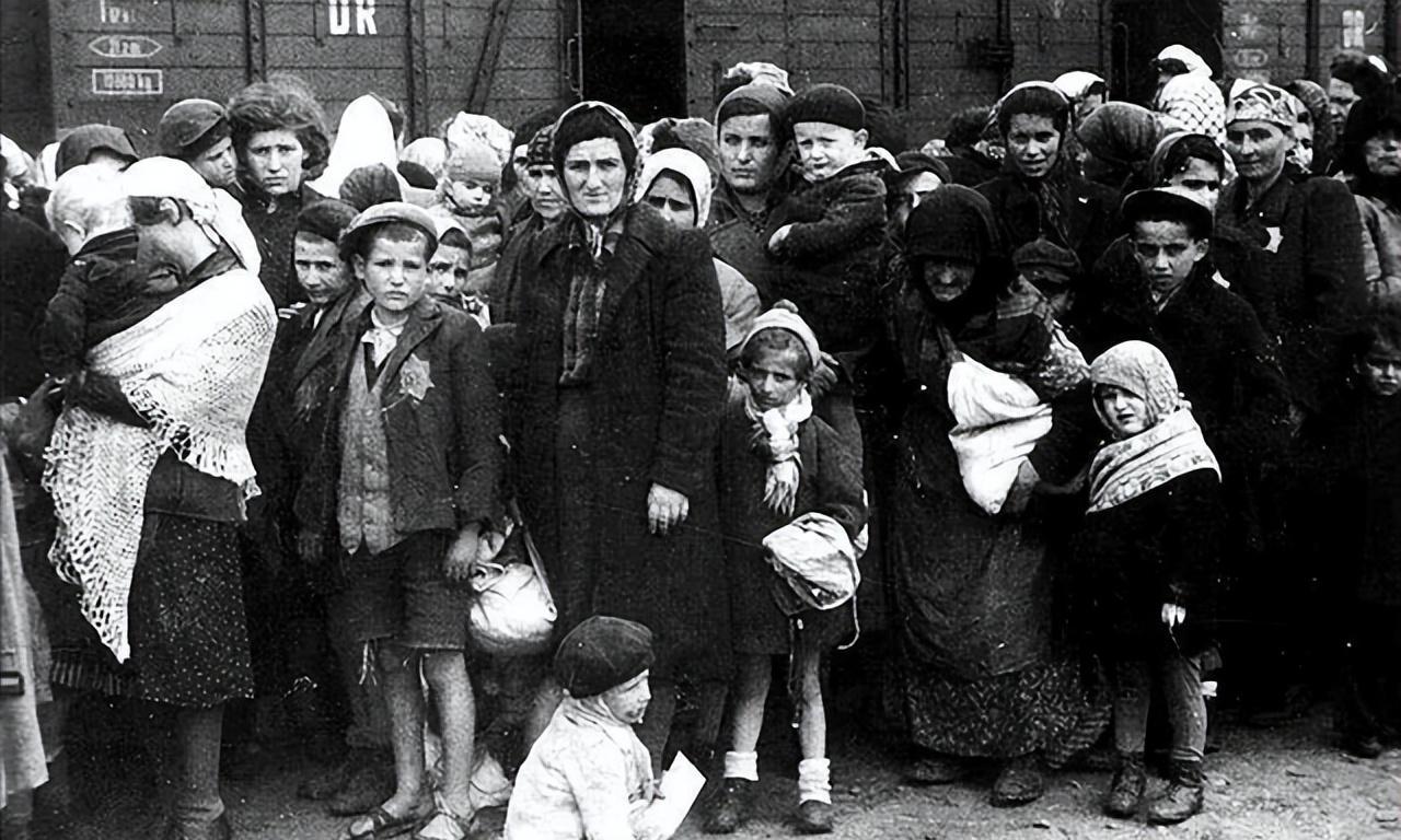 两千年来，一个不到全球人口0.3%的民族-犹太族，竟被大规模驱逐、屠杀近400次