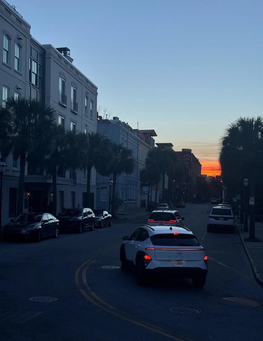 Workcation是一种感觉
又跟休假不太一样
工作生活都可以慢一点 好惬意