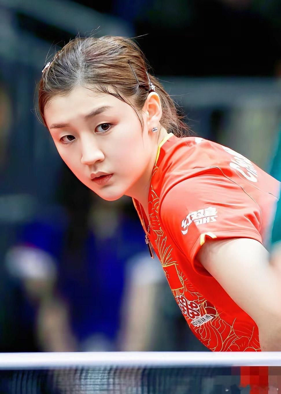 这下好了，全网观众都知道了，在女单1/8的决赛上，陈梦居然又一次零封对手。这场比