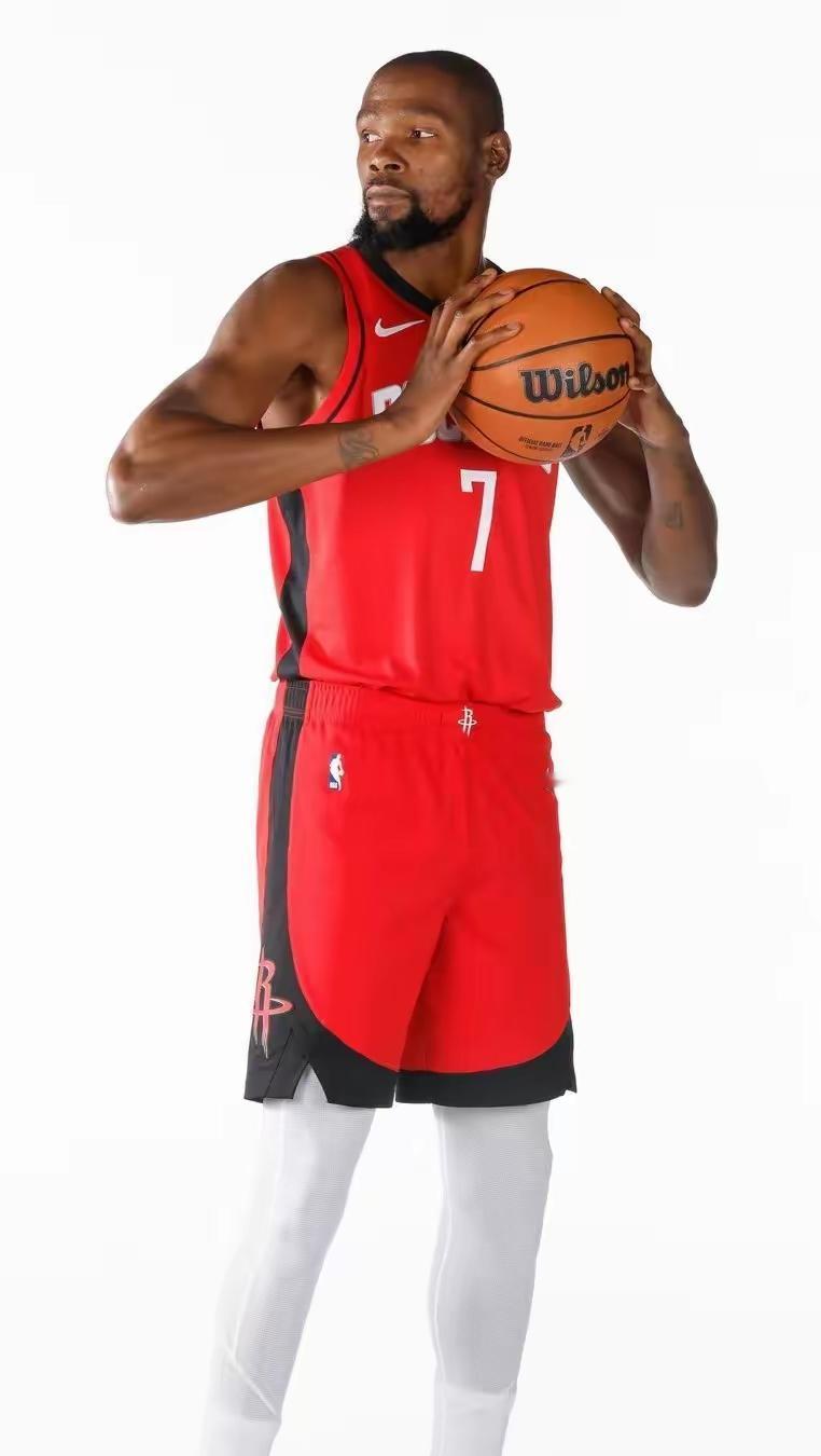 一寸长一寸强，抢下篮板要称王
本赛季火箭的篮板能力独一档，49个，前场篮板更是一