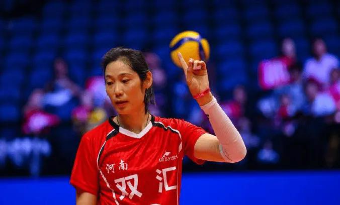 全运会朱婷领衔的河南队0-3不敌龚翔宇、张常宁带领的江苏女排，张常宁拦死朱婷
1