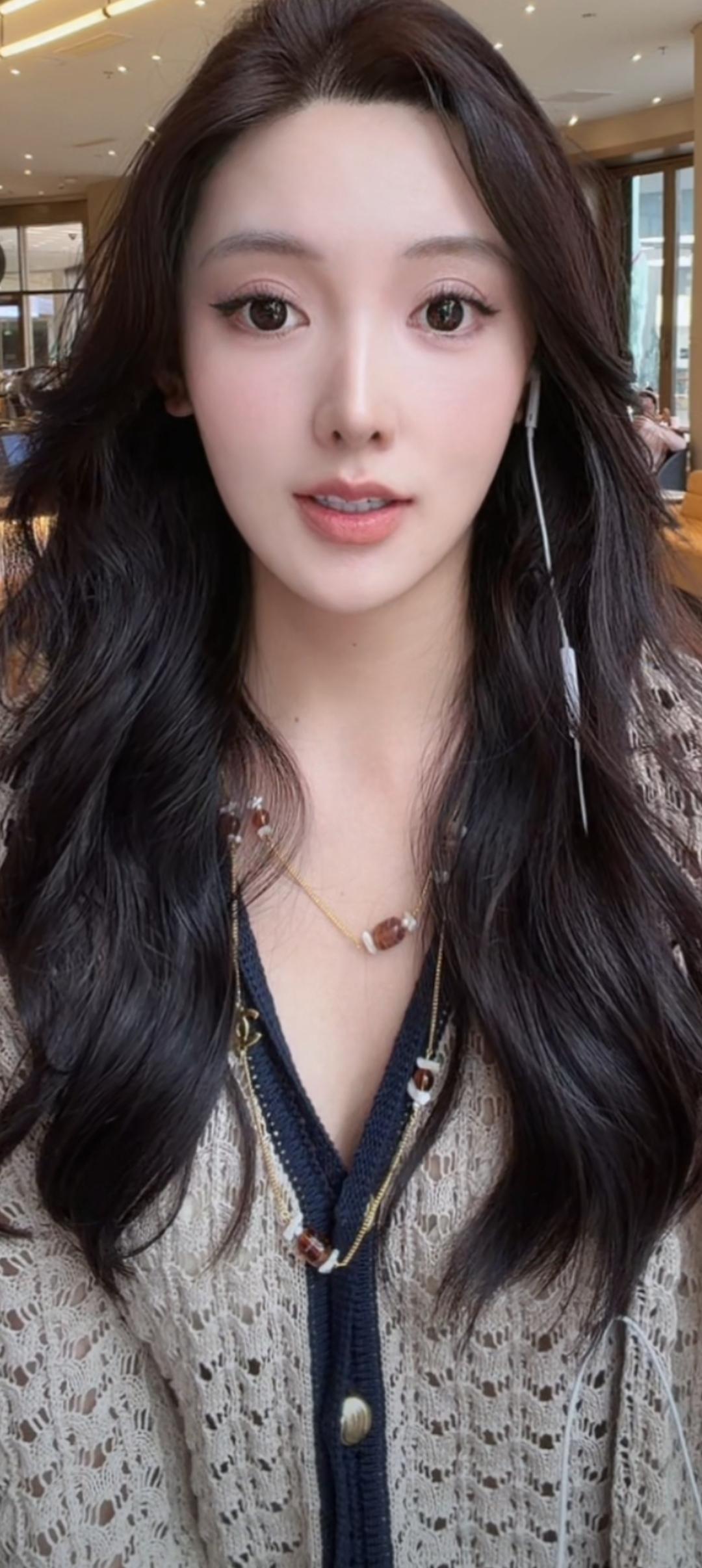 这姑娘看起来好温柔啊！