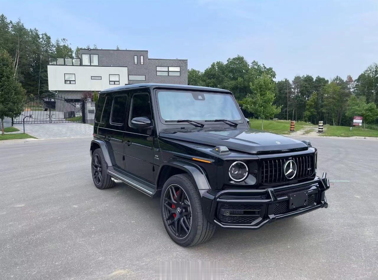 卷 就卷到底G63 AMG 黑外红内大高配 23x裸车出售距离满配仅差大暗夜 虽