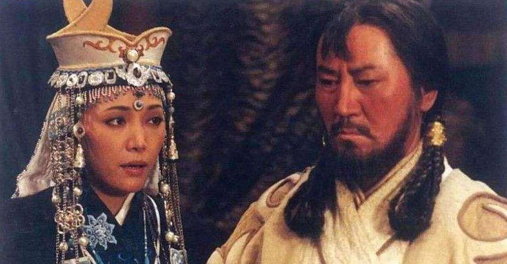 成吉思汗后宫有多狠？敌人老婆扎堆进帐，60岁还生娃。

第一狠：敌人妻女，直接“