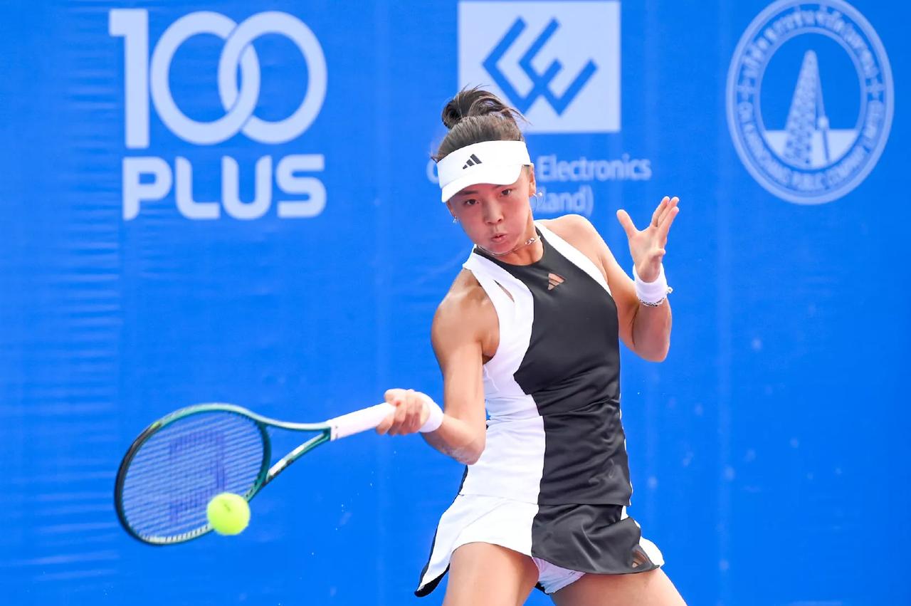 喜讯传来！WTA250华欣站！金花袁悦双打2-1逆转翻盘，晋级四强
北京时间1月