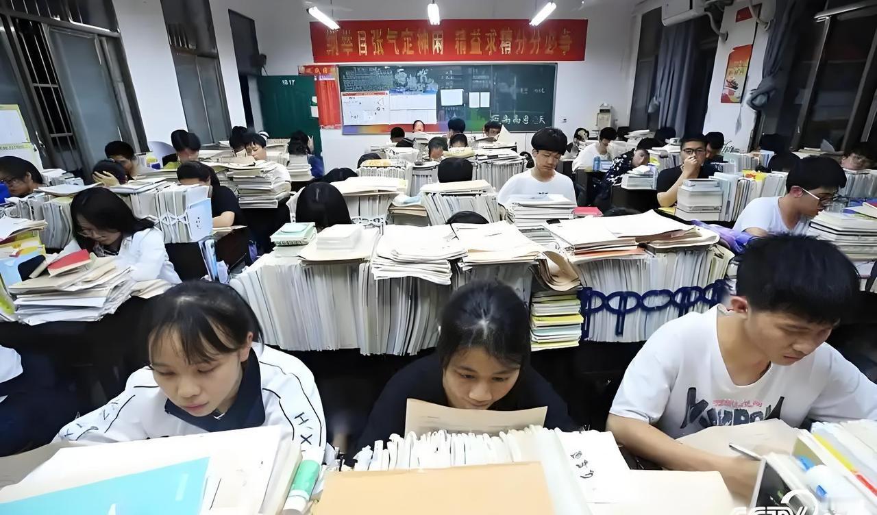 如何看待「内卷恰恰是阶级尚未固化的明证」的观点？

畅所欲言！
相关链接：

