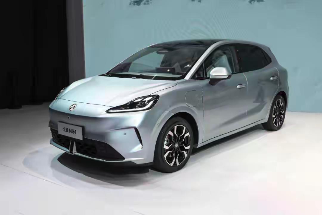 电车又要面临集体大换代了？MG在广州车展推出全球首款量产半固态电池车型MG4半固