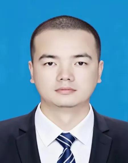 重庆江北机场一个小伙休假时在嘉陵江边救了对母女，自己差点交代在江里，回去连单位都
