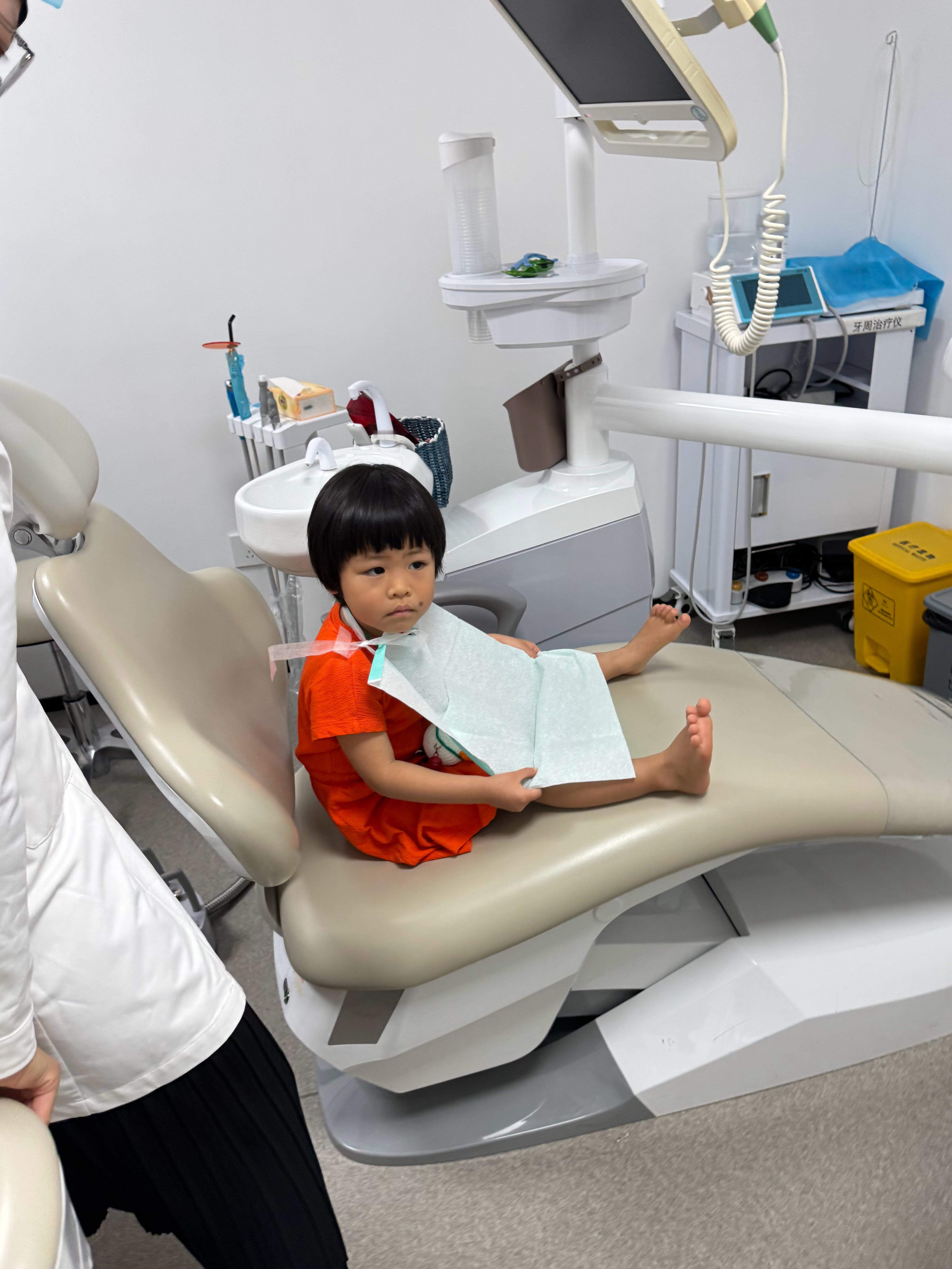 我问旅蛙下午带球宝看呀没拍照了吗旅蛙：当然拍了我：发来看看旅蛙：（是的就这一张