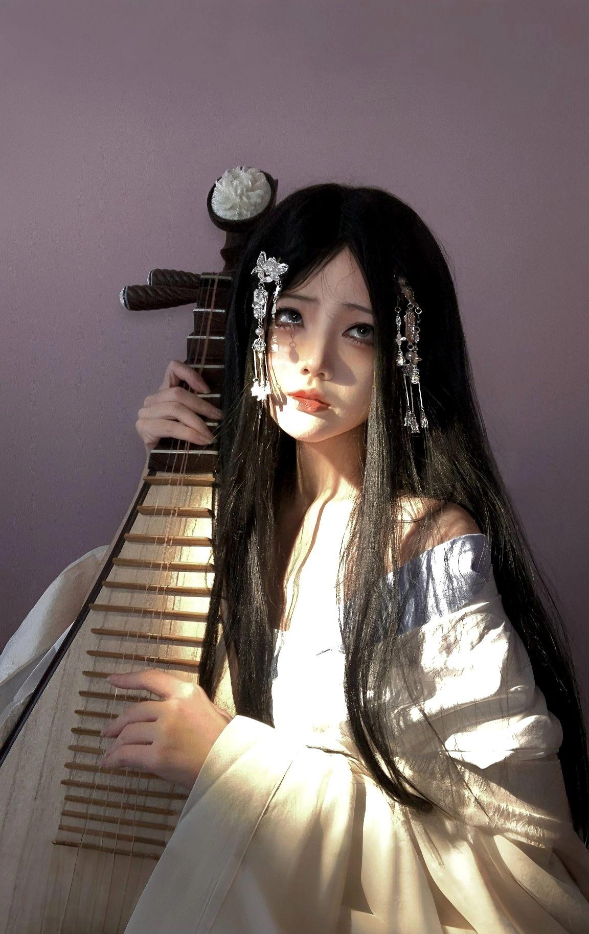 弦弦掩抑声声思，似诉平生不得志。