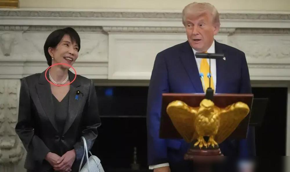 日本首相高市早苗这阵子的健康传闻没断过。
月初预算委员会结束后，她累到久坐不起