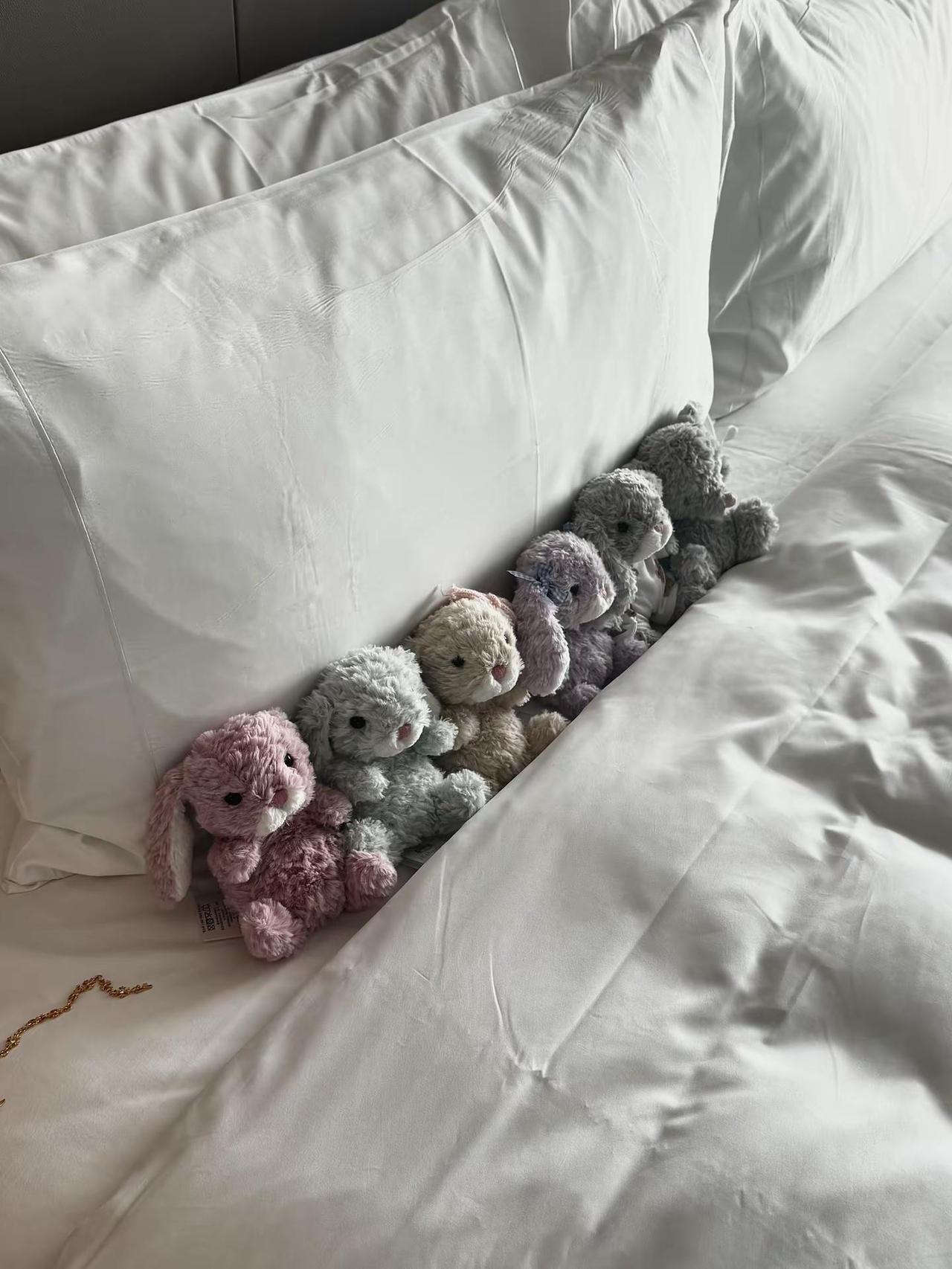 如果全世界都指责你 那我站起来踢你一脚好不好