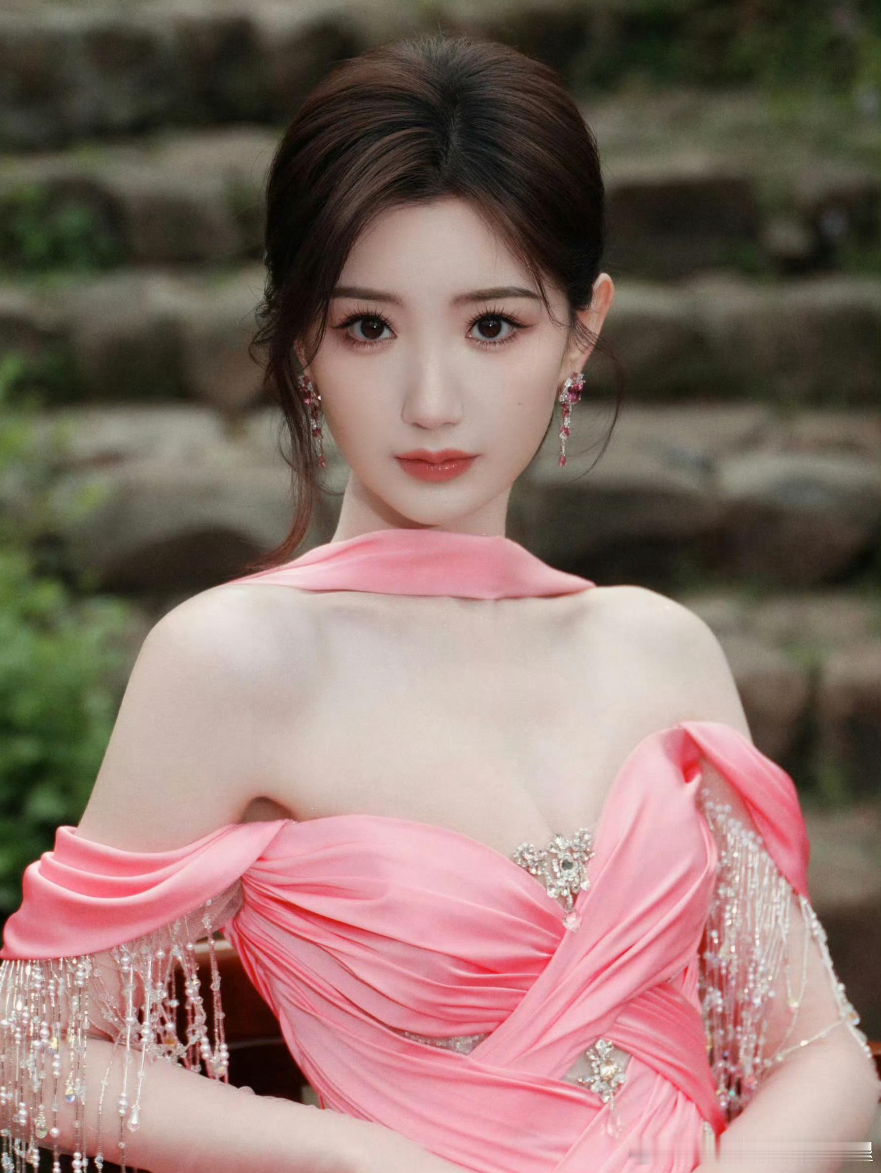 毛晓彤方否认与陈晓恋情毛晓彤好美[爱慕] ​​​