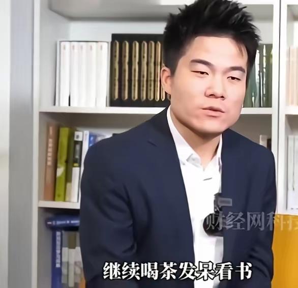 董宇辉的不婚倾向，从来不是对感情没期待，而是成年人的精力守恒早就藏着答案。

镜