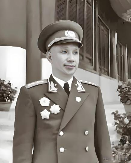 59年军委会议，毛主席发现粟裕不在，大怒道：你们谁有粟裕的本事。1959年的军委