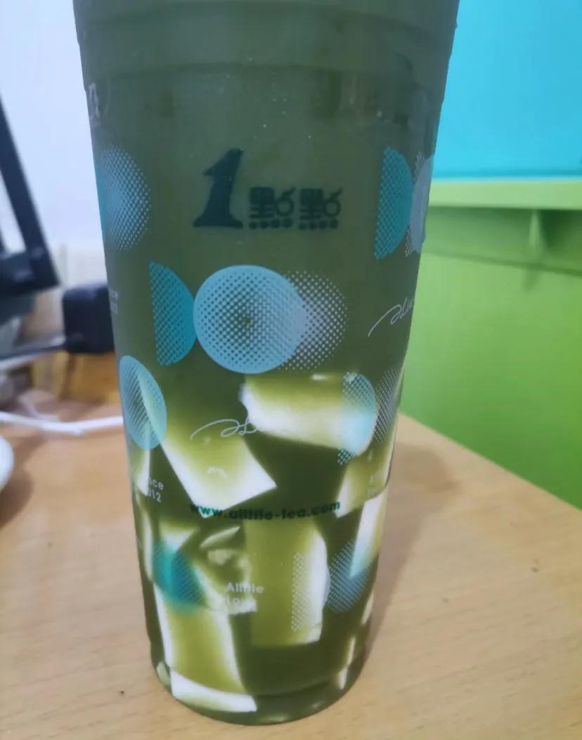 我妈居然信了这个是菠菜豆腐汤
我妈问我买了啥好吃的，我说菠菜豆腐汤，我妈一本正经