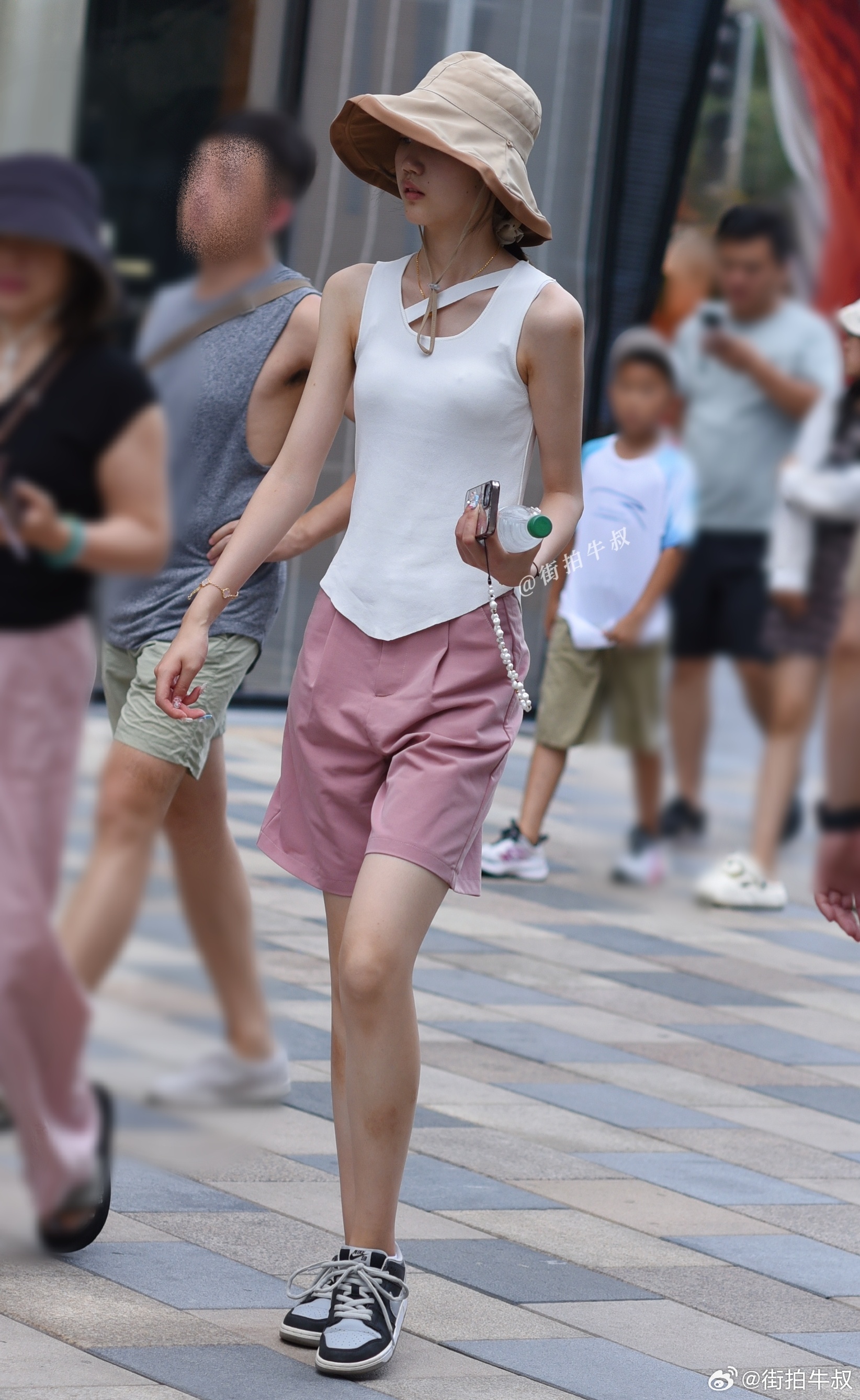 可爱的内搭吊带背心渔夫帽 