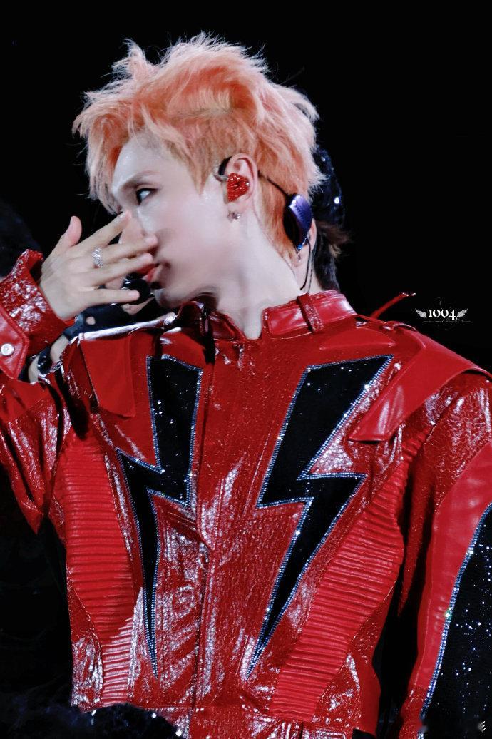 汪苏泷我在你们心里就这样陆虎你是懂情商的！画技不够就说画的是泷泷的事业线，这嘴太