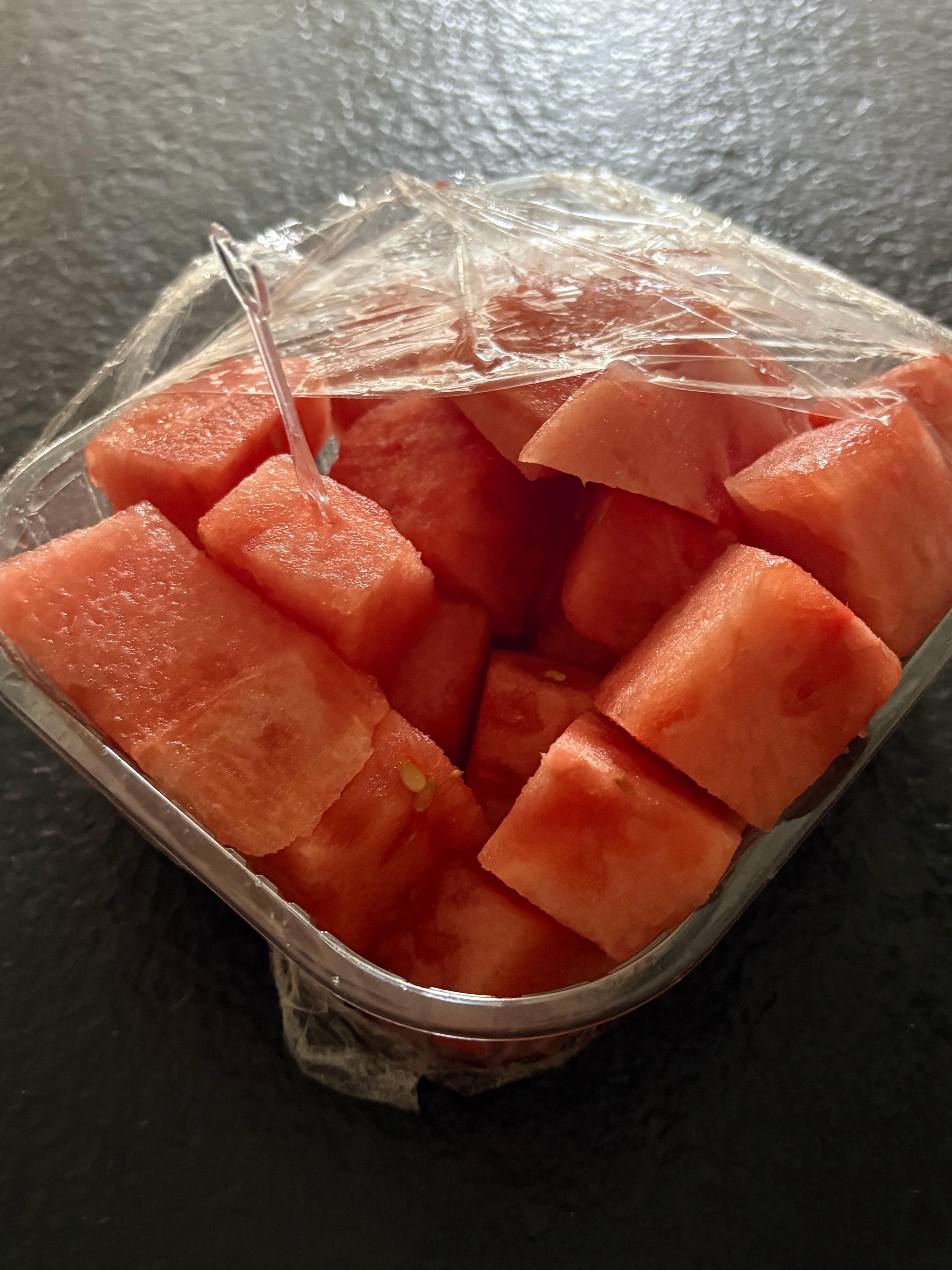 今年的西瓜拉完了一整个夏天一个好吃的西瓜都没吃到 