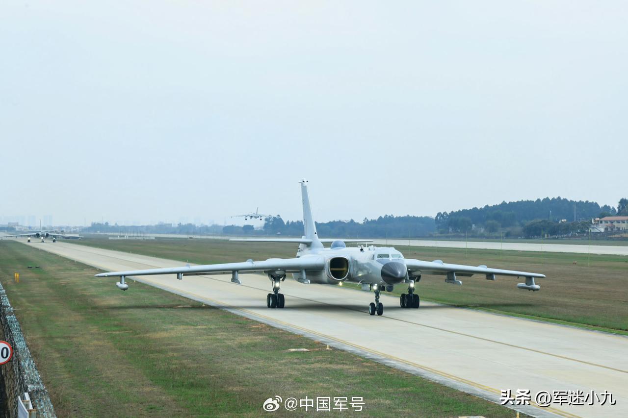 太霸气了！央媒罕见展示轰6J超清照片，到底有啥升级？

这照片，看着真得劲了，