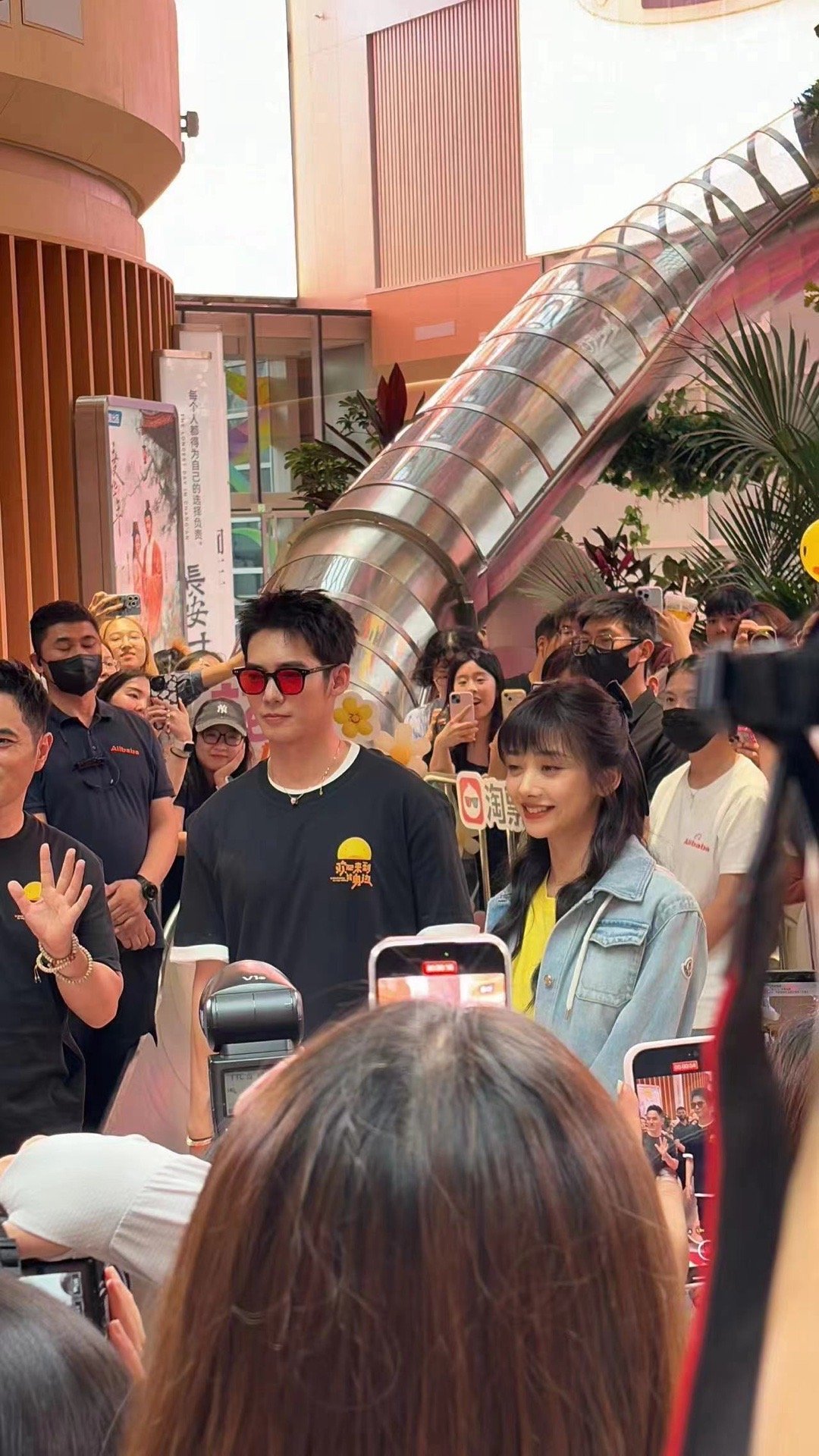 #于适欢迎来到我身边路演city#你们在路演现场的人吃的也太好了吧，不得不说于适