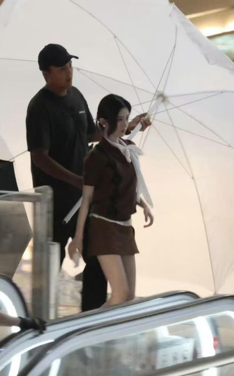 循环在迷宫里，看不清未来，却对过去越来越清晰鞠婧祎 我好想好想你 ​​​